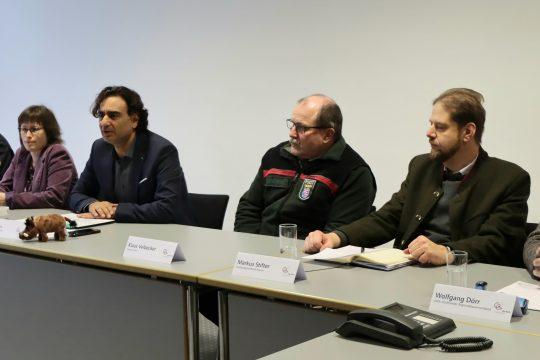 They informed at the press conference on the subject of African swine fever (from left): Sven Dude, Friedrich Schmidt, Dr. Katrin Stein, Adil Oyan, Klaus Velbecker, Markus Stifter and Wolfgang Dörr. Photo: district administration