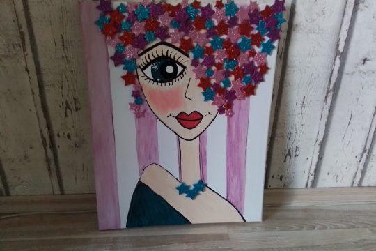 Photo: Nadine Molter, prefers to paint brightly colored women&#39;s heads Photo: Nadine Molter