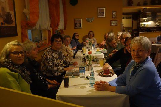 Photo: country women Nauheim