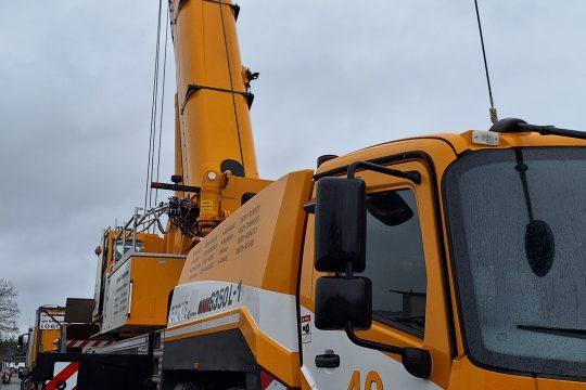 Crane work at the school in the Angelgarten Groß-Zimmern. Photo: da.news