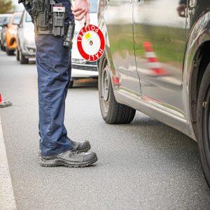 Araç muayenesi. Fotoğraf: Griesheim Polisi/ots