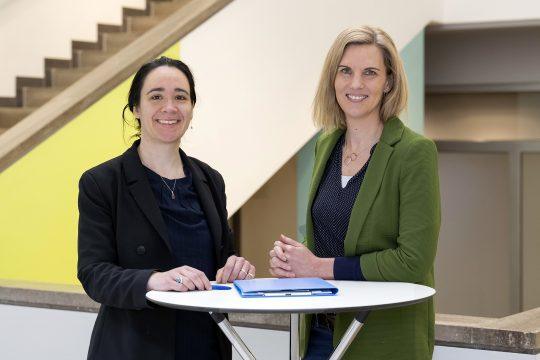 The two specialist advisors for inclusion of the IHK Darmstadt, Lucy Singer (left) and Nicole Splinter. Photo: IHK