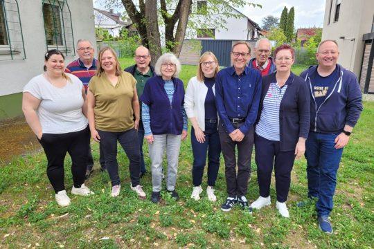 26 Nisan 2025&#39;teki yıllık toplantıdan sonra SPD ev yerleşiminin yönetim kurulu üyeleri ve delegeleri (VLNR): Manuela Heinrich, Dennis Heinrich, Christina Brahm, Toplantı Başkanı ve Darmstadt SPD, Darmstadt SPD, Werner Rein, Elisabeth Amann-Weinitschke, Janina Büiss, Dirk-Narschke, Janina Buhr-Weinitschke, Janina Buhr-Nar Rita Beller, Gönüllü Belediye Meclis Üyesi ve Frank Horneff. Fotoğraf: Wolfgang Galsheimer