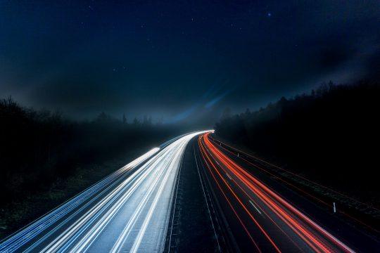 coche de tráfico de alta velocidad