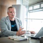 Manfred Kluge , Mitgründer des Vereins „ Initiative Achtzehn “ , gegen Desinformation und Hatespeech und für freie uninachhaltige Presse. Foto: Christian Knieps