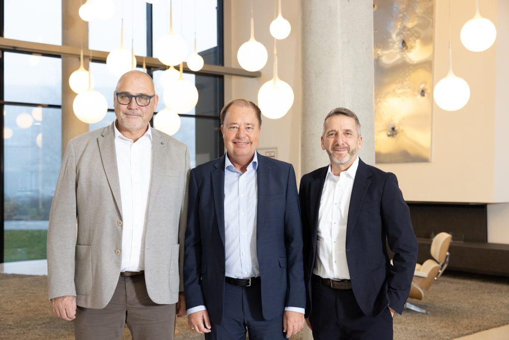 Gemeinsam mit Finanzvorstand Albrecht Förster (rechts) und Andreas Niedermaier, Vorstand Personal und Infrastruktur (links), bildet Thomas Schmidt (Mitte) künftig den dreiköpfigen Vorstand der ENTEGA AG. Foto: ENTEGA
