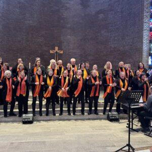 Ev. Dekanat Darmstadt, Gospelchor, Dekan Dr. Raimund Wirth und Kirchenvorstandsvorsitzender Dr. Kay-Uwe Klabunde