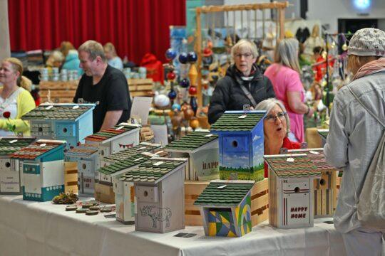 Il popolare mercatino dell'artigianato si terrà sabato 28 e domenica 29 marzo 2026 presso il municipio di Groß-Gerau. Foto: Comune di Groß-Gerau/Gerd Keim