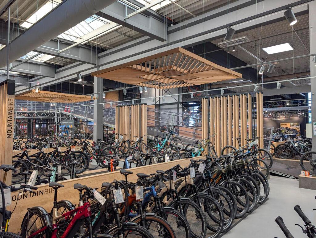 •	BMX- und Mountainbikes