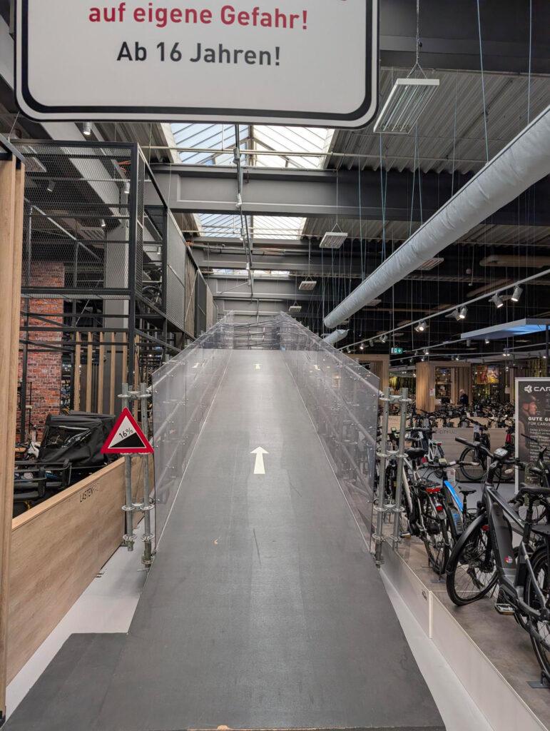 Die hauseigene 500 Meter lange Teststrecke.