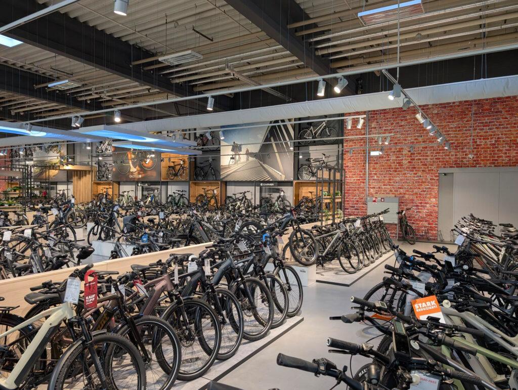 • Trekking- und Cityräder