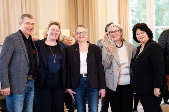 Dr. Dietmar Oeter, Annette Bombala, Mayor Birgit Kannegießer, Hannah Knell and Christine Friedrich, Dehoga. Image rights: Annette's daughter, Gastronomy at Heiligenberg Castle
