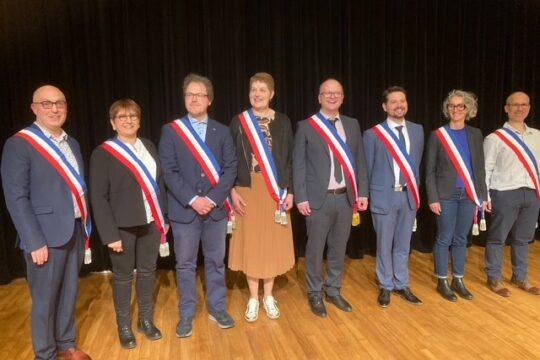 Il nuovo sindaco di Bar-le-Duc insieme ai suoi deputati. Foto: Bar-le-Duc