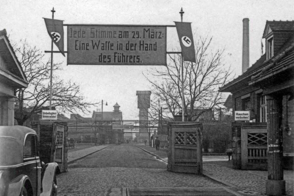 Werkseinfahrt Grube Messel aus dem Jahr 1936. Foto: Archiv WGM / Brigitte Rasche