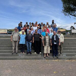 The honorary and senior members of the Seeheim fire department visit the Opel Zoo