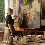 Die Darmstädter Künstlerin Eva Leitschuh in ihrem Atelier im Nordbahnhof
