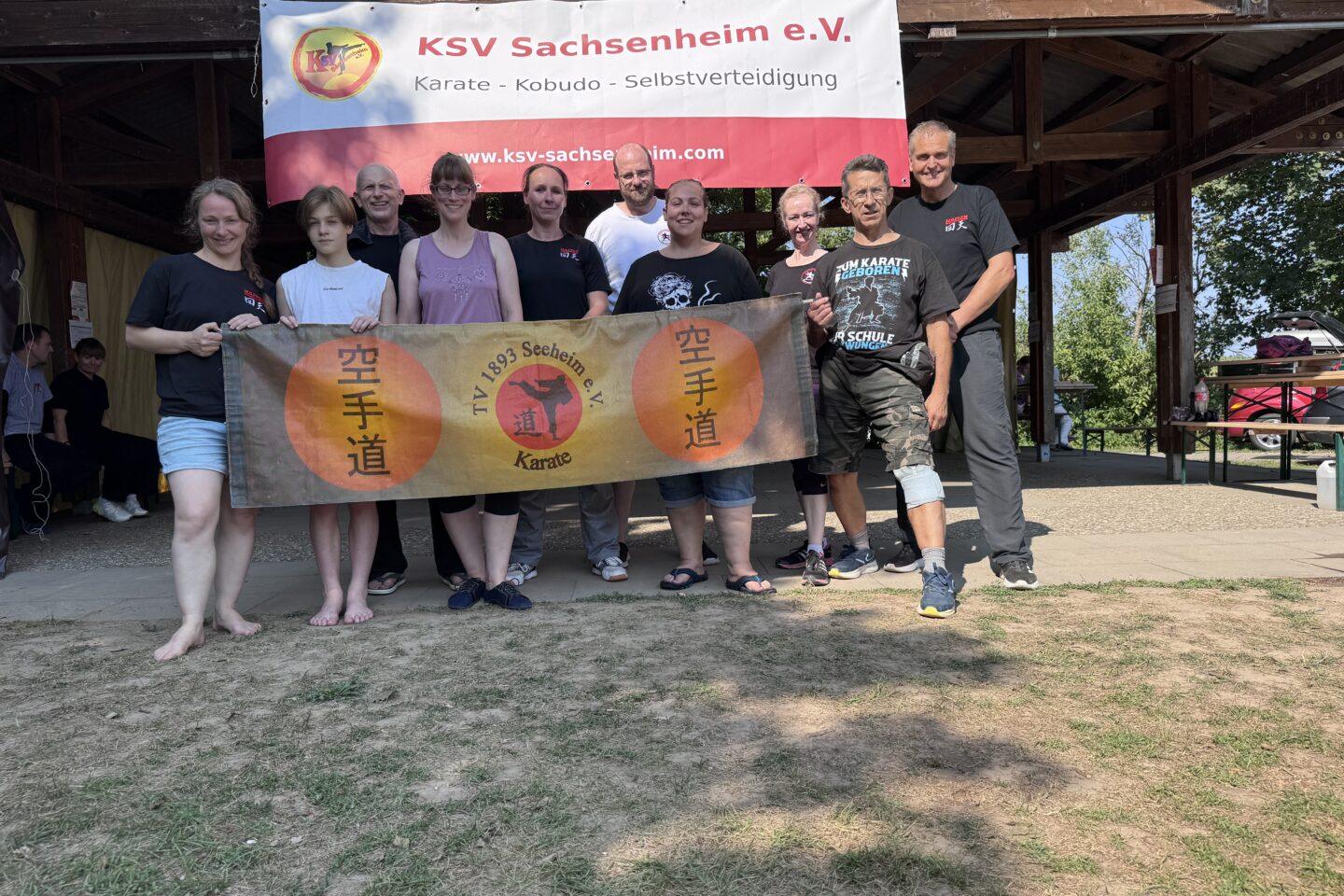 Mitglieder der Karateabteilung des TV 1893 Seeheim beim Karate-Sommercamp in Rheinmünster.