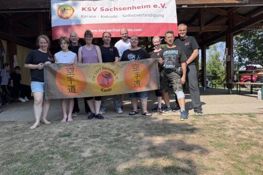 Miembros del departamento de kárate de TV 1893 Seeheim en el campamento de verano de kárate en Rheinmünster.