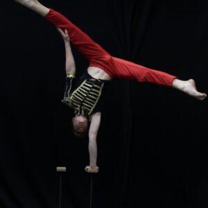 Vinzent Mathez. Handstand acrobat. Photo: Reynald Valleron