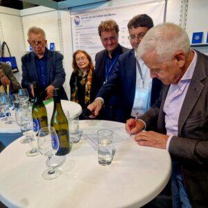 Unterzeichnung Memordandum PEN Europa auf der Buchmesse 2026. Foto: PEN Deutschland